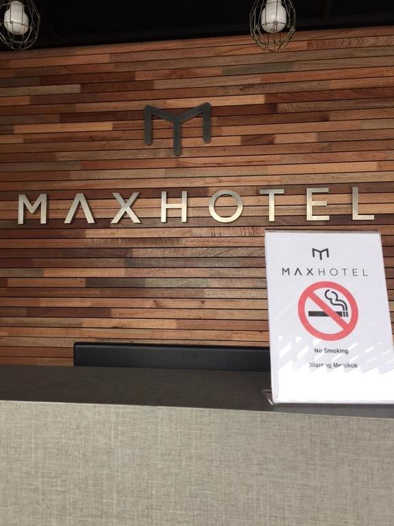 Max Hotel Subang Jaya Exteriör bild