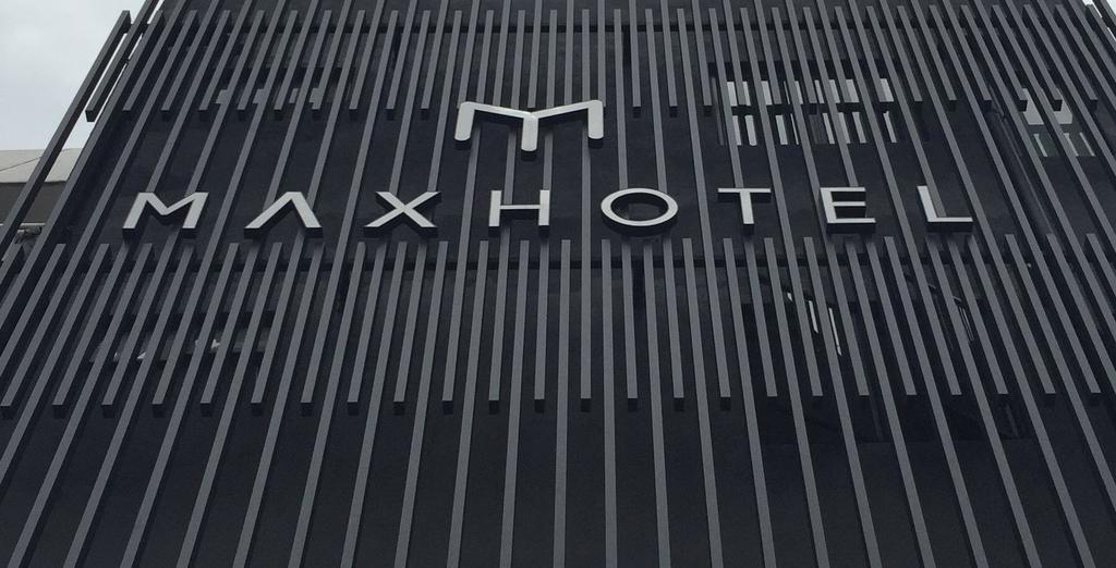 Max Hotel Subang Jaya Exteriör bild
